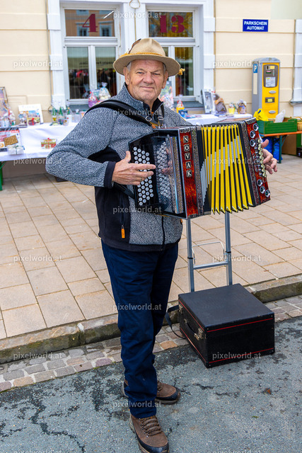 Frauenbewegung - Frühstück am Hauptplatz | Bildershop von pixelworld.at - Realisiert mit Pictrs.com