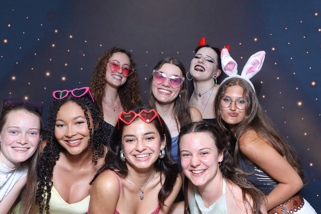 ZD260628112736-149 | Fotoshop von zweidimensional Fotografie. Ihr Fotograf im Aargau. Abzüge von Ihrem Fotobox Event bestellen.Abzüge von Ihrem Hochzeit bestellen.Abzüge von Ihrem Schulfotograf bestellen.