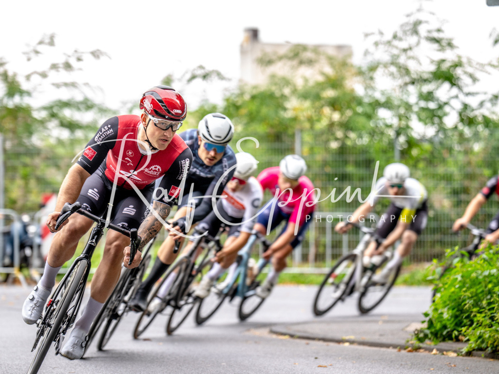 Ralf Eppink Photography 20250921_DSC07338 | Sportfotografie, Eventfotografie, Porträtfotografie, Radsport Fotograf, Triathlon Fotograf, Düsseldorf Fotograf, Köln Fotograf, Actionfotografie, Teamfotografie, Peoplefotografie, Business Portraits, Veranstaltungsfotografie, Reportagefotografie - Realisiert mit Pictrs.com