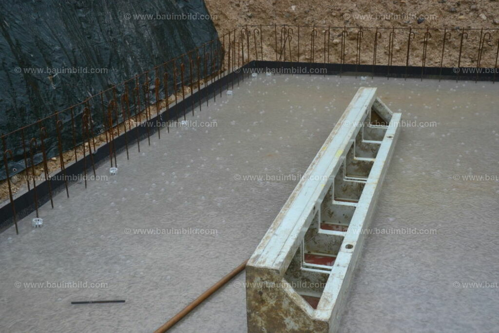 bib-lg04-betonarbeiten-0099 | Nach LV-Leistungsgruppen sortierte Detailfotos über den Bau eines Hauses. Alle Hausbau-Bilder direkt vom Urheber und Autor der Website Haus-Selber-Bauen.com