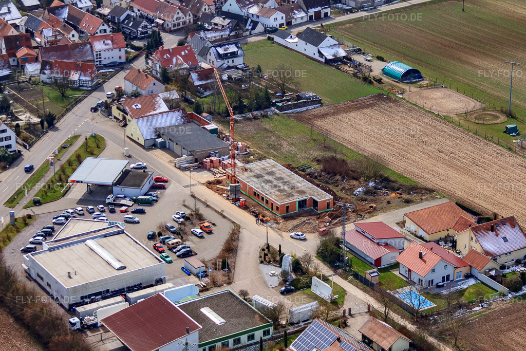 Luftbild: Gewerbegebiet Karlshöhlchen mit Autohaus Heinz Memmer in Freckenfeld im Bundesland Rheinland-Pfalz in Deutschland. Foto: IMG_56011.jpg vom 17.03.2013 durch Werner Riehm/FLY-FOTO.deÖffnet einen externen Link