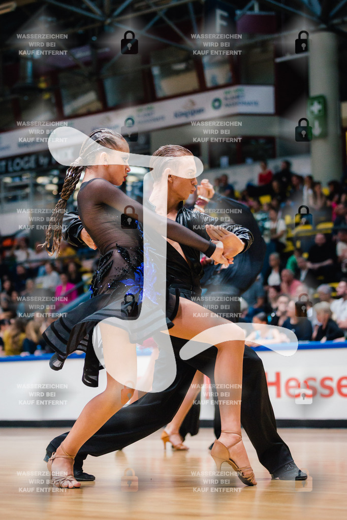 Hessen Tanzt WDSF Open Youth Latin 22nd (20) Ruslan Fesenko _ Dzhulieta Petrosian (Schwarz-Weiß-Club Pforzheim)-2025-05-17-0902 | Webshop for digital downloads and prints of dance sport, event & show photographer Julian Link - Realisiert mit Pictrs.com
