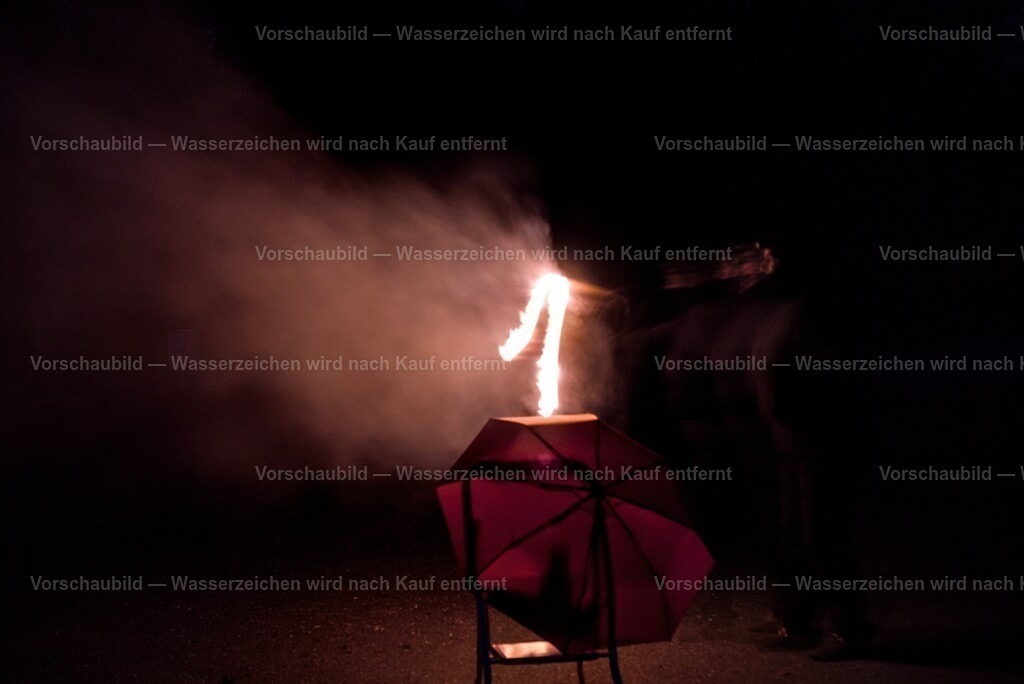 Lightpaint | Martin Fiedler Fotografie - Ausdrucksstarke Portraits im Raum Nürnberg - Realisiert mit Pictrs.com