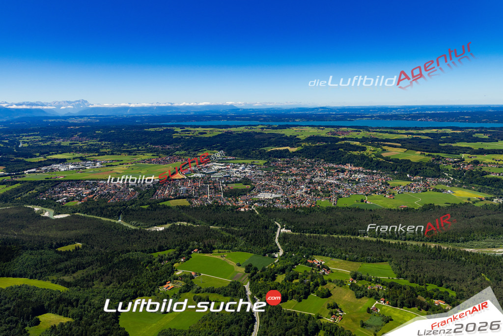 Das Luftbild der Stadt Wolfratshausen wurde 2022 vom Flugzeug heraus erstellt (keine Drohnen-Aufnahmen) Aufnahmehöhe ca.450 Meter- hohe Bildauflösung und Druck-Qualität. Garantiert!
