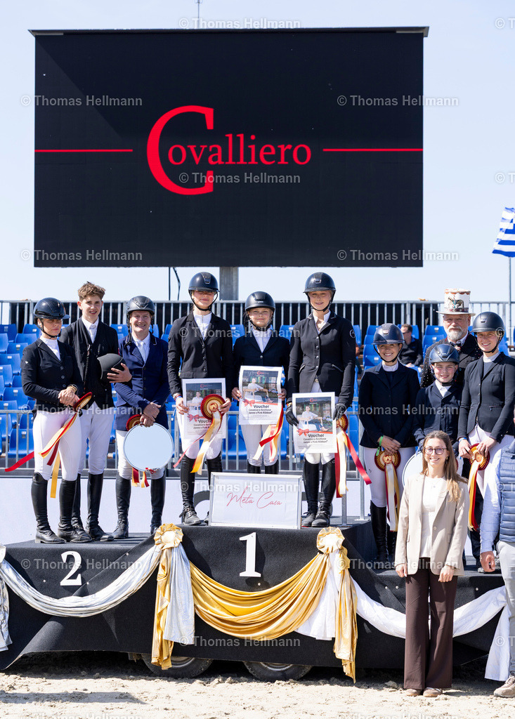TH_729-VIEREGGE Lea (GER)_ NEUGSCHWENTS VALENTINO_ 740-MEYER ZU HARTUM Carl (GER)_ HISTORIA DO BELMONTE_ 727-LIENHOP Matthias (GER)_ NEMESIS VD DONKHOEVE_36370 | Horses &amp; Dreams 2026 am 24.04.26 in Hagen a.T.W., Thomas Hellmann, 729VIEREGGE Lea (GER), NEUGSCHWENTS VALENTINO, 740MEYER ZU HARTUM Carl (GER), HISTORIA DO BELMONTE, 727LIENHOP Matthias (GER), NEMESIS VD DONKHOEVE