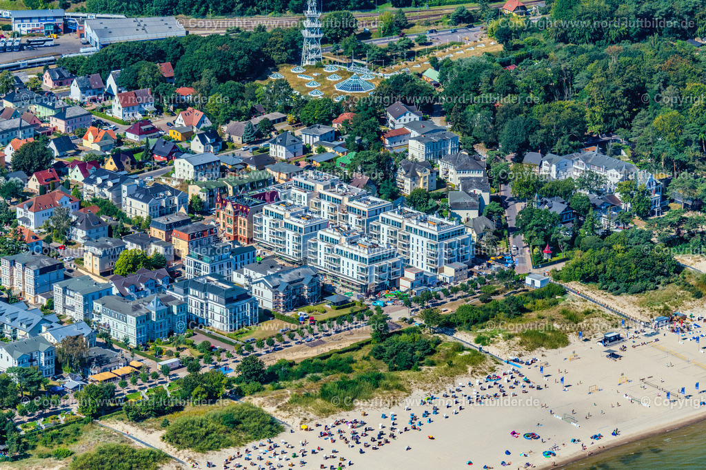Ahlbeck_Usedom_ELS_4838100822 | SEEBAD HERINGSDORF 10.08.2022 Sandstrand- Landschaft an der Ostsee in Seebad Ahlbeck im Bundesland Mecklenburg-Vorpommern. // Beach landscape on the Baltic Sea in Seebad Ahlbeck in the state Mecklenburg - Western Pomerania. Foto: Martin Elsen
