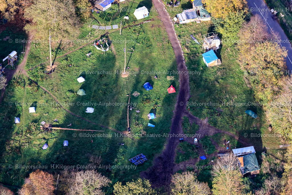 Luftbild Erkelenz _ Jülich _ Hambacher Forst_ Lützerath ist ein Weiler der Stadt Erkelenz Braukohle_ Tagebau_Garzweiler-8611 | Luftbildfotografie Hermann Klöpper - Realisiert mit Pictrs.com