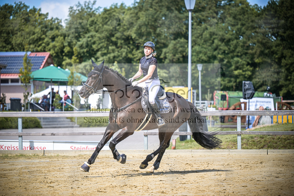DOS_0751 | Entdecke hochwertige Reitturnierfotos von Foto Oger. Professionell, emotional und authentisch – jetzt Lieblingsmomente im Shop bestellen. - Realisiert mit Pictrs.com