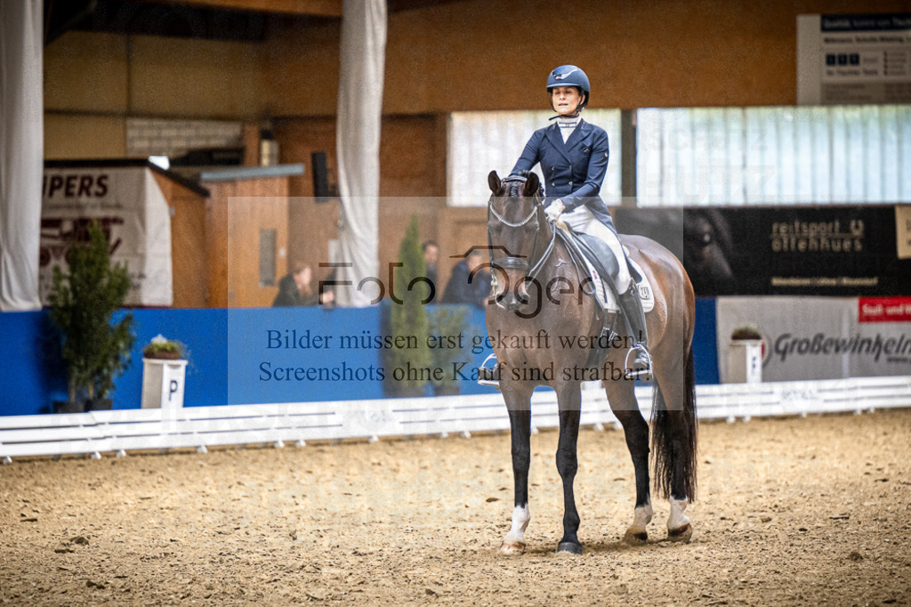 DOS_0036 | Entdecke hochwertige Reitturnierfotos von Foto Oger. Professionell, emotional und authentisch – jetzt Lieblingsmomente im Shop bestellen. - Realisiert mit Pictrs.com