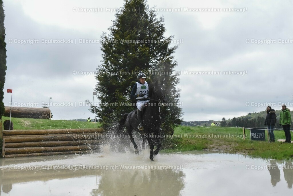 20230513_CCI2_Section2_Gelände_0477 | equistock