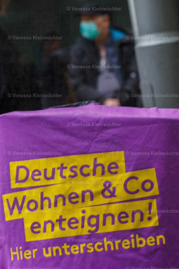 200518 Deutsche Wohnen Enteignen Klage-6b | Vanessa Kleinwächter - Realisiert mit Pictrs.com