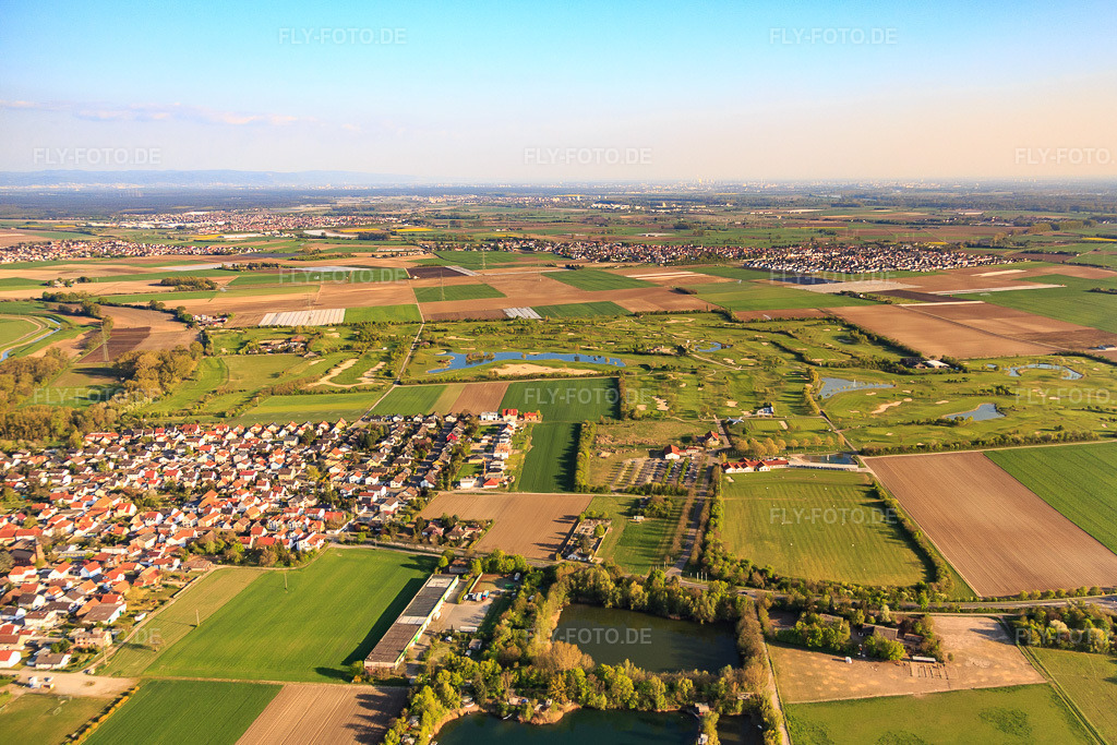 Luftbild: Golfpark Biblis-Wattenheim - GOLF absolute im Ortsteil Nordheim in Biblis im Bundesland Hessen in Deutschland. – Foto: IMG_077584.jpg vom 23.04.2015 durch Werner Riehm/FLY-FOTO.de – Auflösung des Originals: 4946 x 3297 px – Golfpark Biblis-Wattenheim | GOLF absolute Rotationsgolf®