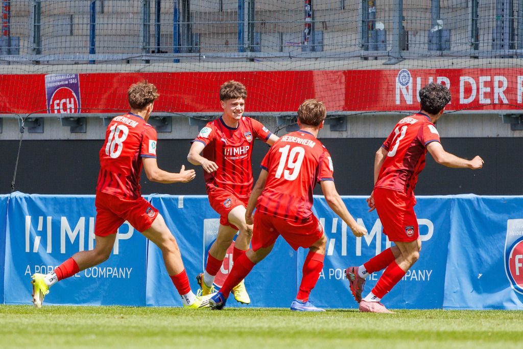 20260503-U19_FCH-LEV_162 | 1.FC Heidenheim 1846 vs. Bayer 04 Leverkusen, Fußball, U19, A-Junioren, NWL, U19-DFB-Nachwuchsliga, 2025/2026, Achtelfinale, 03.05.2026 in Heidenheim, Voith Arena(Foto: Michael Bulling) - Realisiert mit Pictrs.com