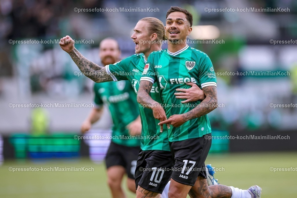 PRM22082501066 | 22.08.2025, Fußball, Preußen Münster - 1. FC Nürnberg, 2. Fußball Bundesliga,  Preußenstadion, Saison 2025 2026: Torjubel nach dem Tor zum 1:0 durch Torschütze Oliver Batista Meier&nbsp;(Preussen Muenster #17)  zusammen mit   Marvin Schulz&nbsp;(Preussen Muenster #10) DFB regulations prohibit any use of photographs as image sequences and or quasi-video.