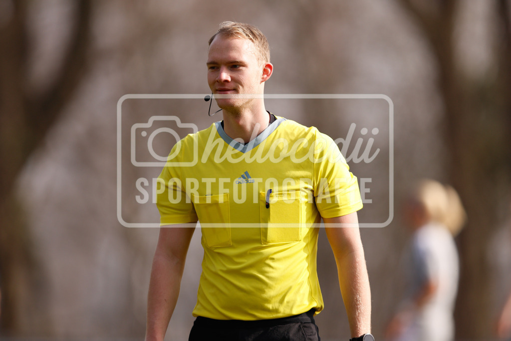 Fußball I Frauen I Saison 2025-2026 I Oberliga Niedersachsen I 15. Spieltag I SV Meppen 1912 e.v. U20 2 - BW Hollage -16 | Florian Buß (Schiedsrichter) - Realisiert mit Pictrs.com