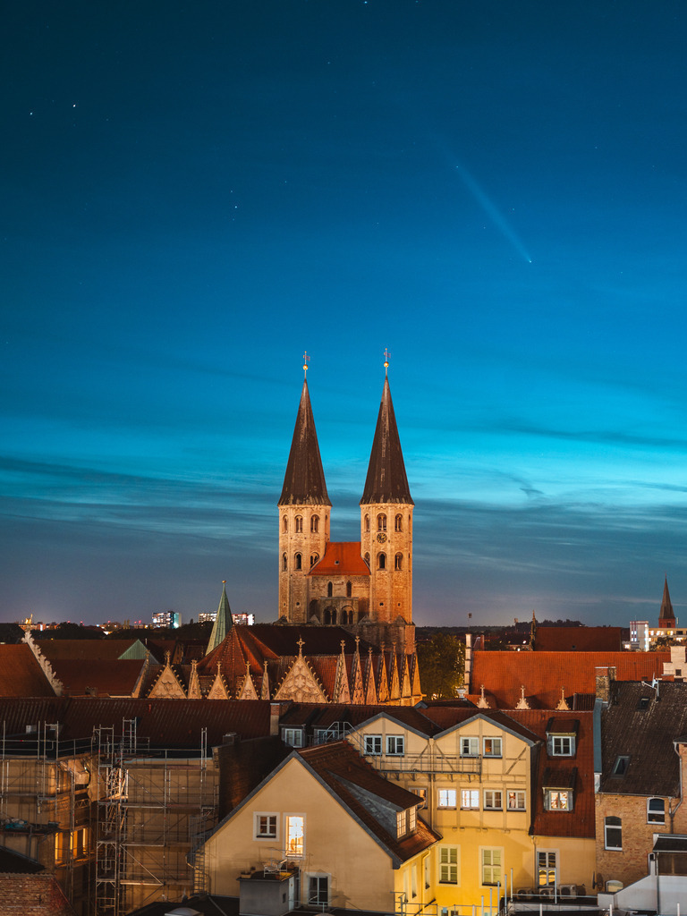 Altstadtmarkt | Entdecke exklusive Fotokunst aus Braunschweig: Bildband, Leinwände, Postkarten, Kalender, digitale Downloads & Bildlizenzen. Jetzt im offiziellen Beautiful Braunschweig Shop! - Realisiert mit Pictrs.com