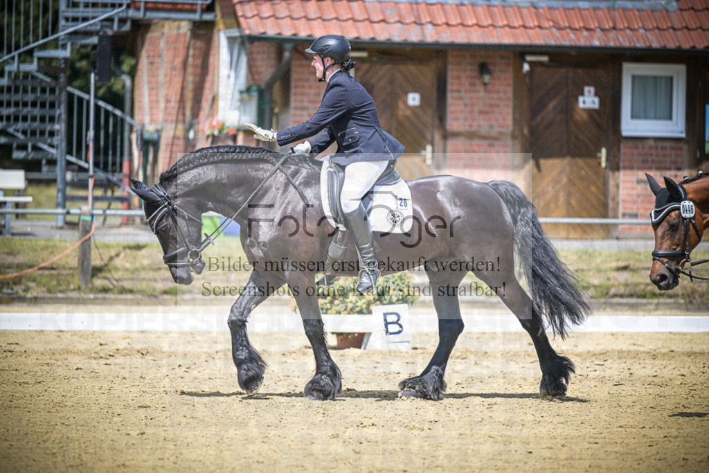 DOS_4673 | Entdecke hochwertige Reitturnierfotos von Foto Oger. Professionell, emotional und authentisch – jetzt Lieblingsmomente im Shop bestellen.Deutschlandweite Turnierfotografie. - Realisiert mit Pictrs.com