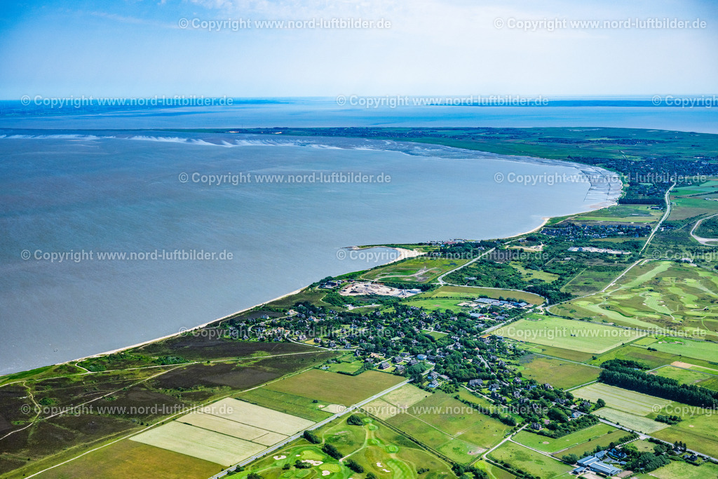Sylt_Braderup_Munkmarsch_ELS_7040130625 | WENNINGSTEDT-BRADERUP (SYLT) 13.06.2025 Küsten- Landschaft am Sandstrand der Nordsee in Wenningstedt-Braderup (Sylt) und Munkmarsch auf der Insel Sylt im Bundesland Schleswig-Holstein, Deutschland. // Coastline on the sandy beach of North Sea in Wenningstedt-Braderup (Sylt) and Munkmarsch at the island Sylt in the state Schleswig-Holstein, Germany. Foto: Martin Elsen