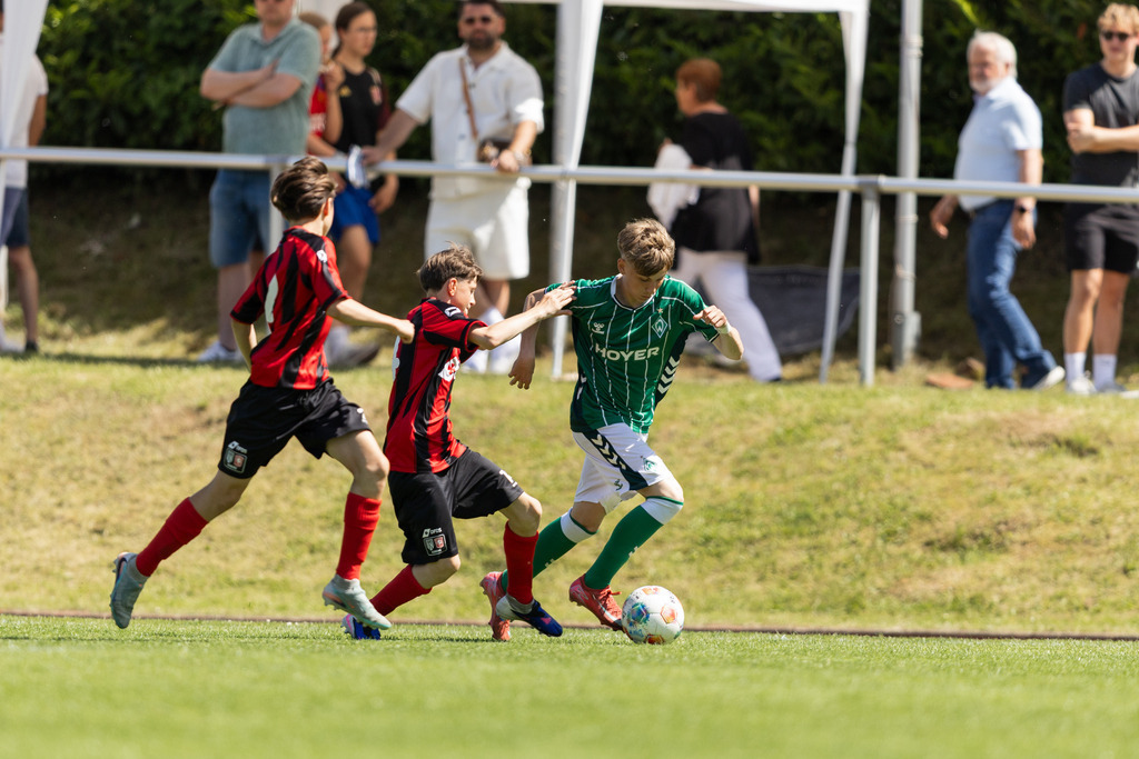 Fußball I Männer I 40. Pfingscup Hollage I 13152 | realhellocedii - Realisiert mit Pictrs.com