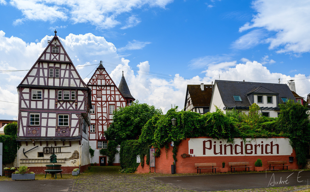 Pünderich | Online Foto-Shop von André Engelhardt, Filmemacher und Fotograf. Fine Art Prints, Kunstdrucke, Fotogeschenke, Souvenirs von Mosel, Rhein und mehr. 