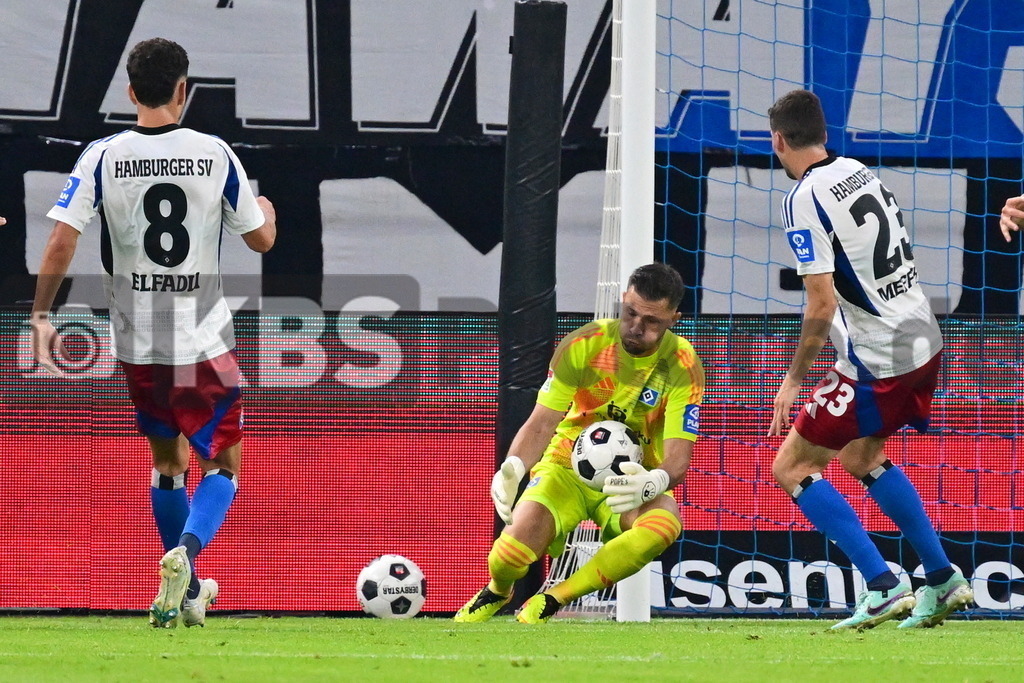 KBS Picture_HSV-HerthaBSC_011 | v.l. Elfadli Daniel (HSV) , Heuer Fernandes Daniel (HSV) , Meffert Jonas (HSV) ,Sportplatz :  Volksparkstadion, - Realisiert mit Pictrs.com