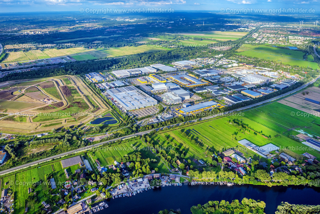 Hamburg_Allermöhe_Gewerbegebiet_ELS_9588040823 | HAMBURG 04.08.2023 Industrie- und Gewerbegebiet an der Straße Hermann-Wüsthof-Ring im Ortsteil Allermöhe in Hamburg, Deutschland. // Industrial and commercial area on street Hermann-Wuesthof-Ring in the district Allermoehe in Hamburg, Germany. Foto: Martin Elsen