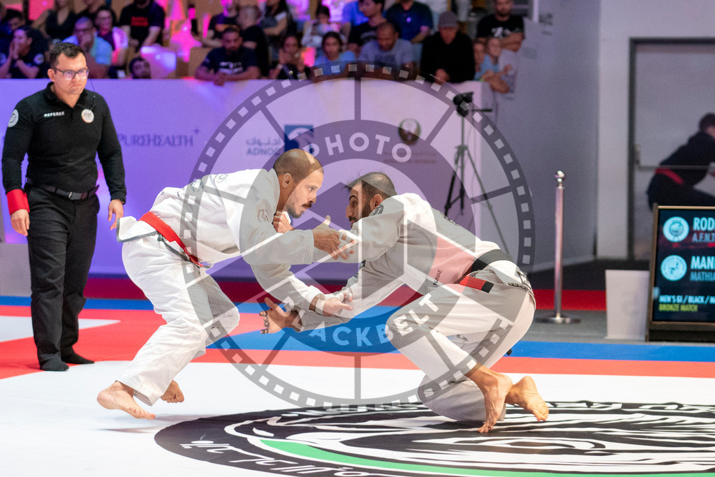 20231107PBB5502 | Fighters compete during the AJP World Master Championship in the Mubadala Arena in Abu Dhabi, Arab United Emirates, on November 7, 2023.