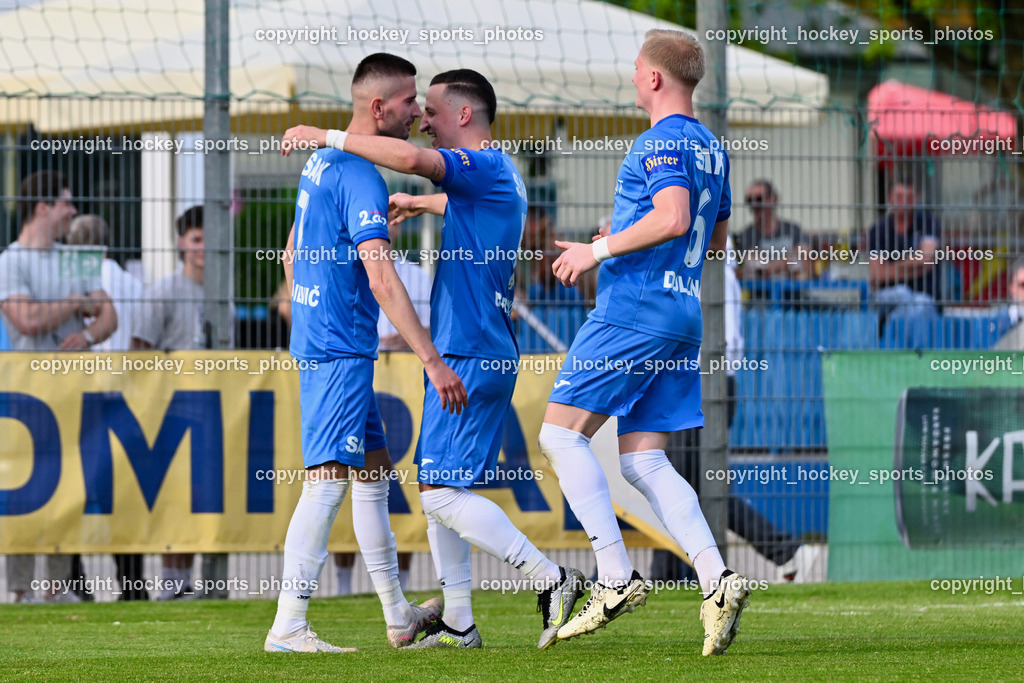 SAK Klagenfurt vs. SVG Bleiburg | Jubel SAK Klagenfurt Mannschaft, #7 Hrvoie Jakovljevic SAK, #11 Enes Brdjanovic SAK, #6 Toni Dullnig SAK, SAK Klagenfurt vs. SVG Bleiburg, SAK Klagenfurt vs. SVG Bleiburg am 11.05.2024 in Klagenfurt (Sportpark Welzenegg), Austria, (Photo by Bernd Stefan)