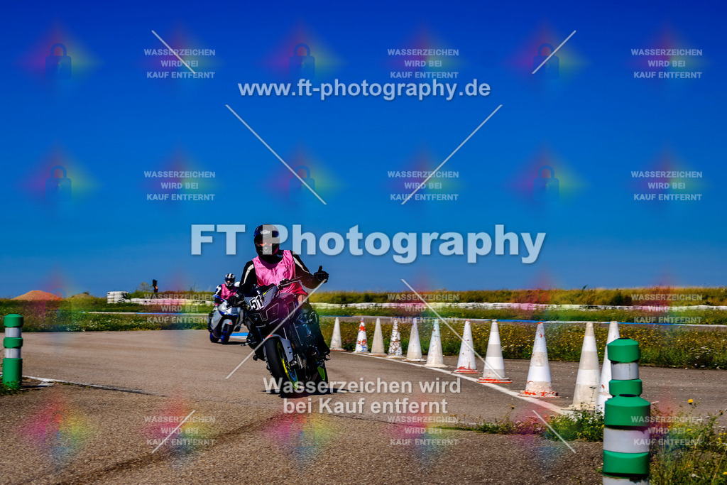 051-3011 | Hier findet Ihr Bilder von Touristenfahrten auf der Nürburgring Nordschleife oder von anderen Veranstaltungen die ich besucht habe. Viel Spass beim Durch Schauen 