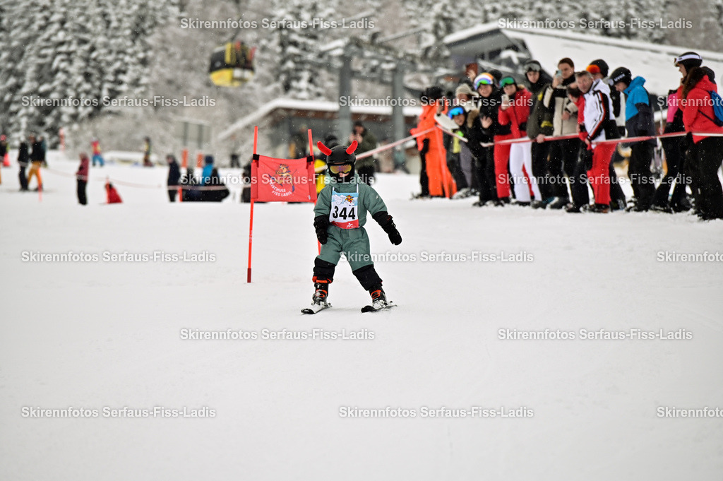 SRF_20.02.2026_0039 | Skirennfotos,Serfaus,Fiss,Ladis,Kinderskirennen,Winter,Tirol,Oberland,skirace,SFL,feelfree,weil wir's genießen,ski,Ski,skifahren,Sonnenplateau, - Realisiert mit Pictrs.com