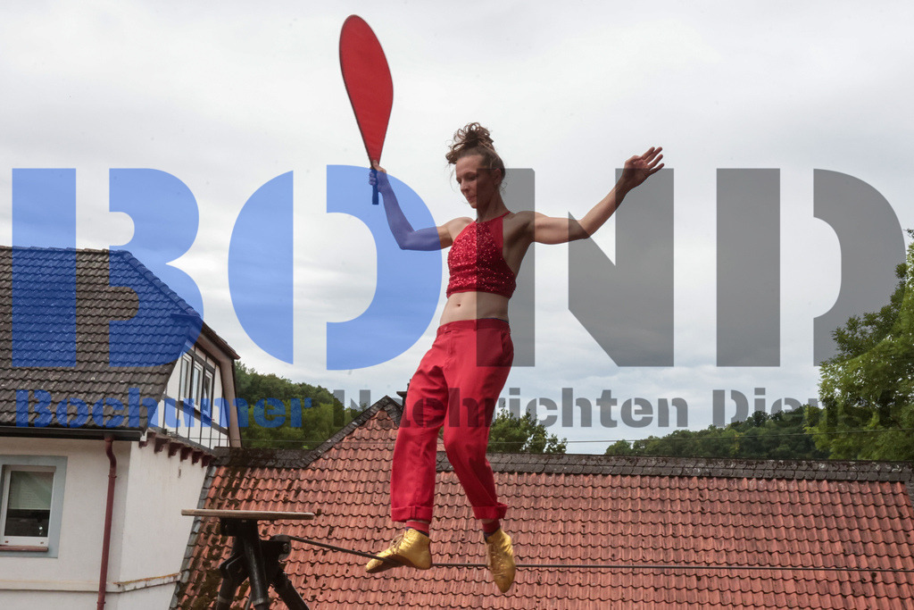 SES_MKRLHE20250705-28 | bond - Realisiert mit Pictrs.com