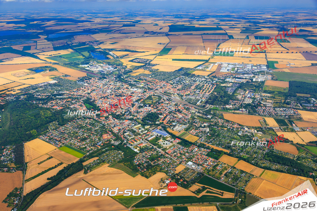 Die Luftaufnahme Groß Schierstedt - Aschersleben wurde vom UL-Flugzeug (keine Drohne) aus fotografiert.Hohe Druck- Auflösung-die Geschenkidee!