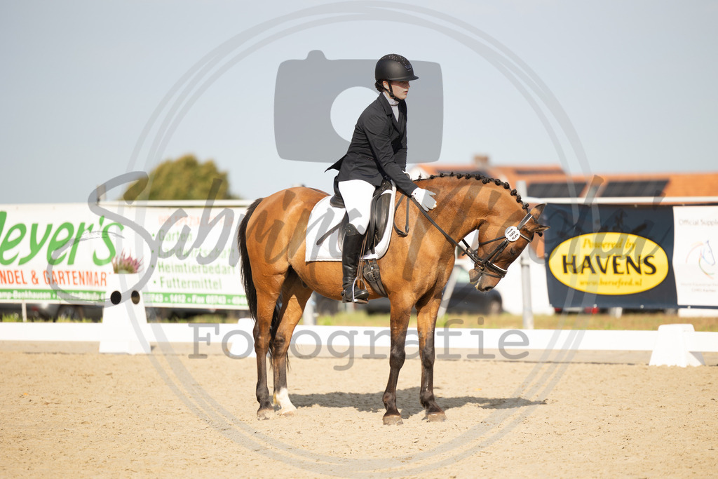 994A1349 | sabrinanicolaifotografie - Realisiert mit Pictrs.com