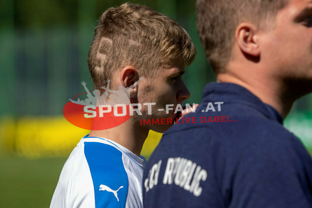 Portugal  U15 -Czech Republic U15 | LUKAS HRBACEK (Czech Republic #5) ; Portugal  U15 -Czech Republic U15 am 29.04.2022 in Arnoldstein
(Sportplatz), AUSTRIA, (Photo by Ernst Krawagner sport-fan.at) - Realisiert mit Pictrs.com