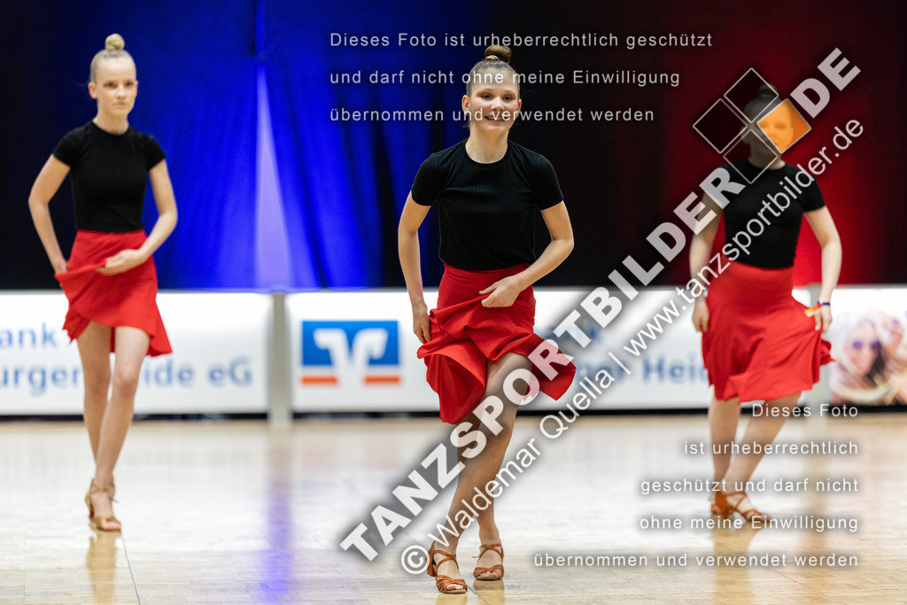 20240113-00664 | Hier finden Sie Tanz Bilder vom Latein und Standard Formationen tanzen. Sportbilder vom Tanzsport. Schöne Fotos und von Weltmeisterschaft, Europameisterschaft, Bundesliga, Regionalliga, Oberliga und Landesliga sowie von GOC Stuttgart, DanceComp, WM Bremen