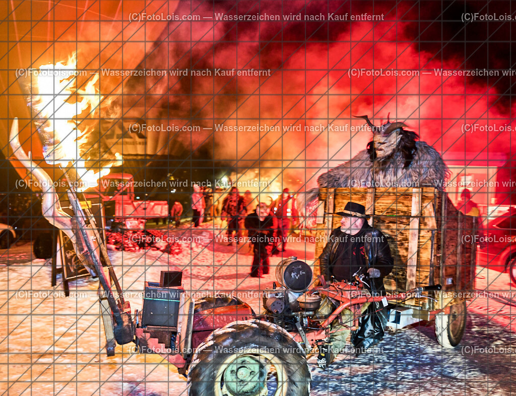 ALP5032_Nacht der Ballone_Gaminger Oetscherteufeln | NACHT DER BALLONE in Lackenhof am Ötscher, Sa 28. Dezember 2024.Mit einer Schauübung der Bergrettung Lackenhof, dem Ballonclub Ötscherland und den Gaminger Ötscherteufeln unter Zusammenarbeit mit der FF Lackenhof, dem Musikverein, dem Pensionistenverband, dem CampingClub, der Schirmbar und Konditorei Czihak, der Fuchswaldhütte und der Pizzeria Venezia, die für die Verköstigung sorgten, sowie der Ötscherliftgesellschaft, der Gemeinde Gaming und dem Ötscher-Tourismusverband.