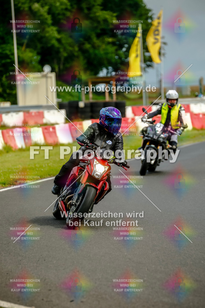 VBK-4546 | Hier findet Ihr Bilder von Touristenfahrten auf der Nürburgring Nordschleife oder von anderen Veranstaltungen die ich besucht habe. Viel Spass beim Durch Schauen 
