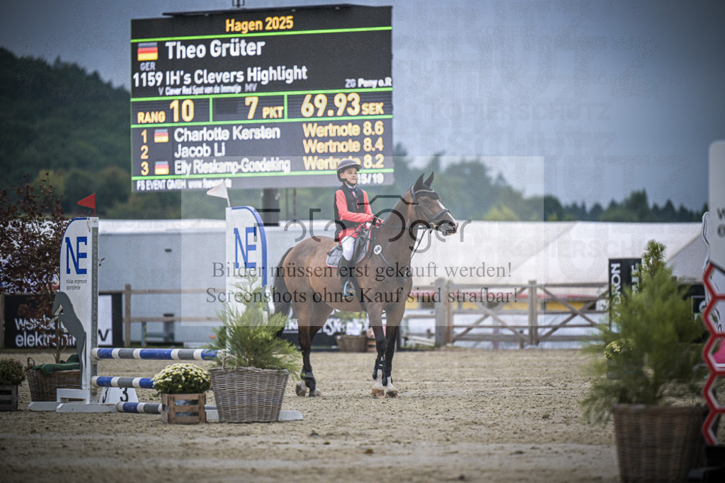 DOS_0992 | Entdecke hochwertige Reitturnierfotos von Foto Oger. Professionell, emotional und authentisch – jetzt Lieblingsmomente im Shop bestellen.Deutschlandweite Turnierfotografie. - Realisiert mit Pictrs.com