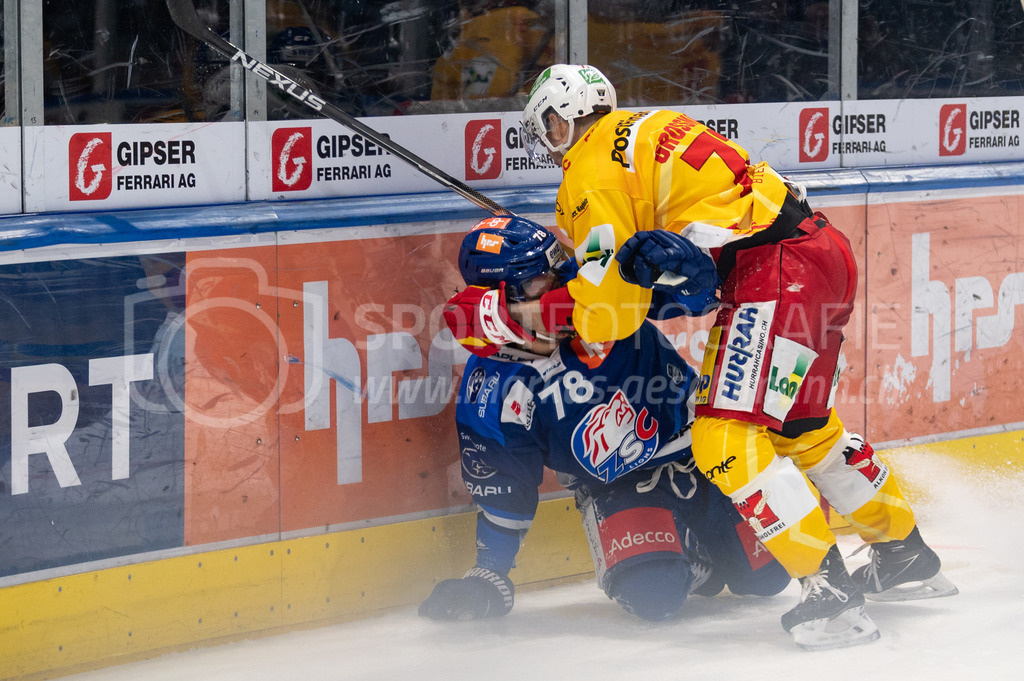 Playoffs: ZSC Lions - EHC Biel-Bienne | 27.03.2022, Zürich, Hallenstadion, Playoffs: ZSC Lions - EHC Biel-Bienne, #77 Robin Grossmann (Biel) nimmt sich #78 Kyen Sopa (ZSC) vor. - Realisiert mit Pictrs.com