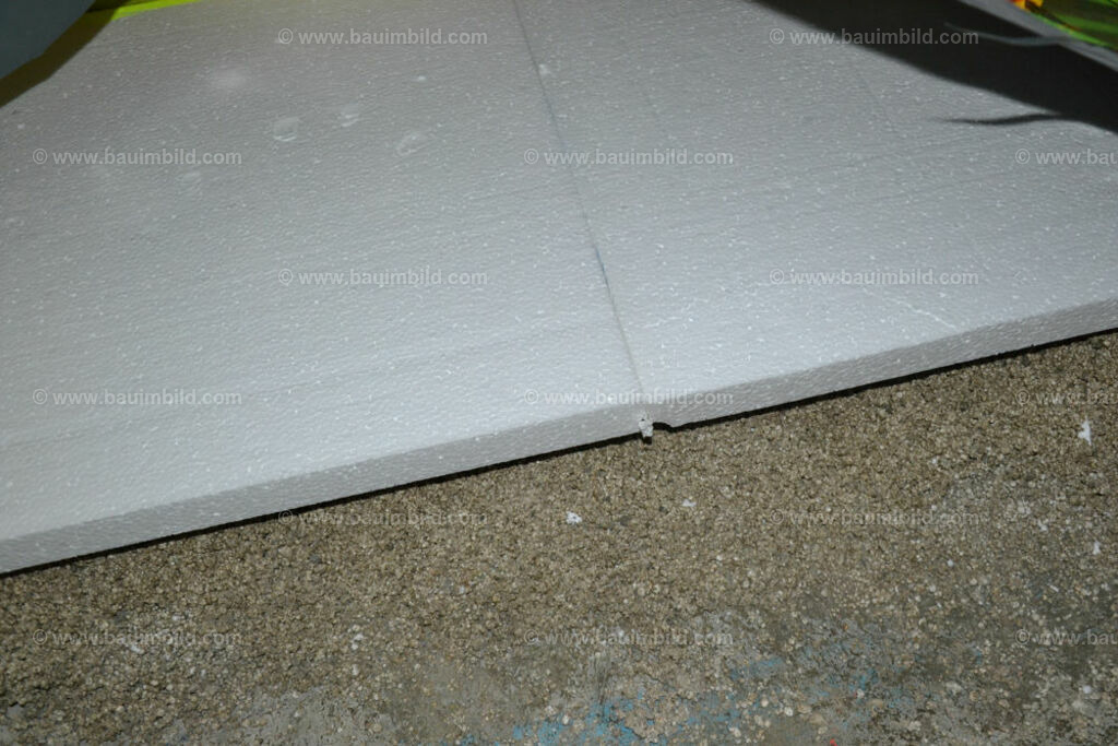 bib-lg19-fussbodenaufbau-0137 | Nach LV-Leistungsgruppen sortierte Detailfotos über den Bau eines Hauses. Alle Hausbau-Bilder direkt vom Urheber und Autor der Website Haus-Selber-Bauen.com