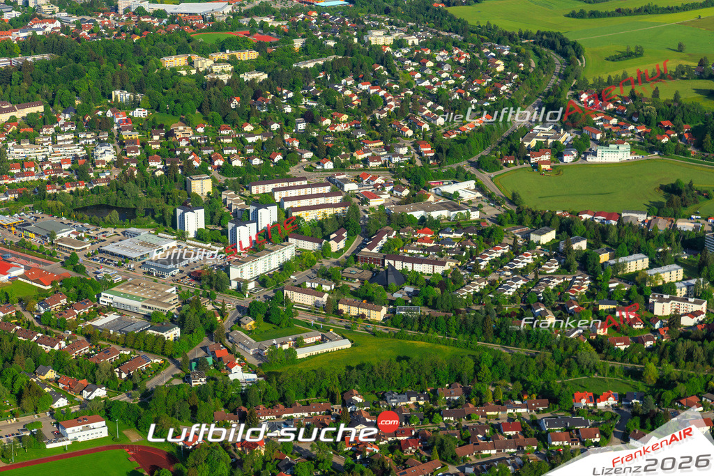Die Luftaufnahme der Stadt Kempten Allgäu wurde vom UL-Flugzeug heraus erstellt ( keine Drohne )- hohe Auflösung für beste Qualität