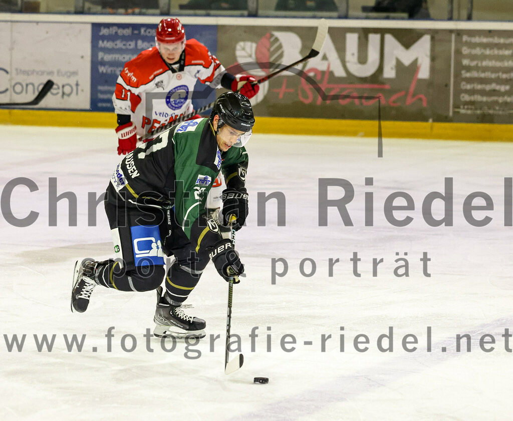 2022-12-02_042_TSV_Erding_gegen_EV_Pegnitz | Erding, Deutschland, 02.12.2022:
Eishockey, Bayernliga 2022 / 2023, 17. Spieltag, TSV Erding gegen EV Pegnitz, Endergebnis: 9:3

Mark Waldhausen (Erding Gladiators, #27)

Foto: Christian Riedel / fotografie-riedel.net
