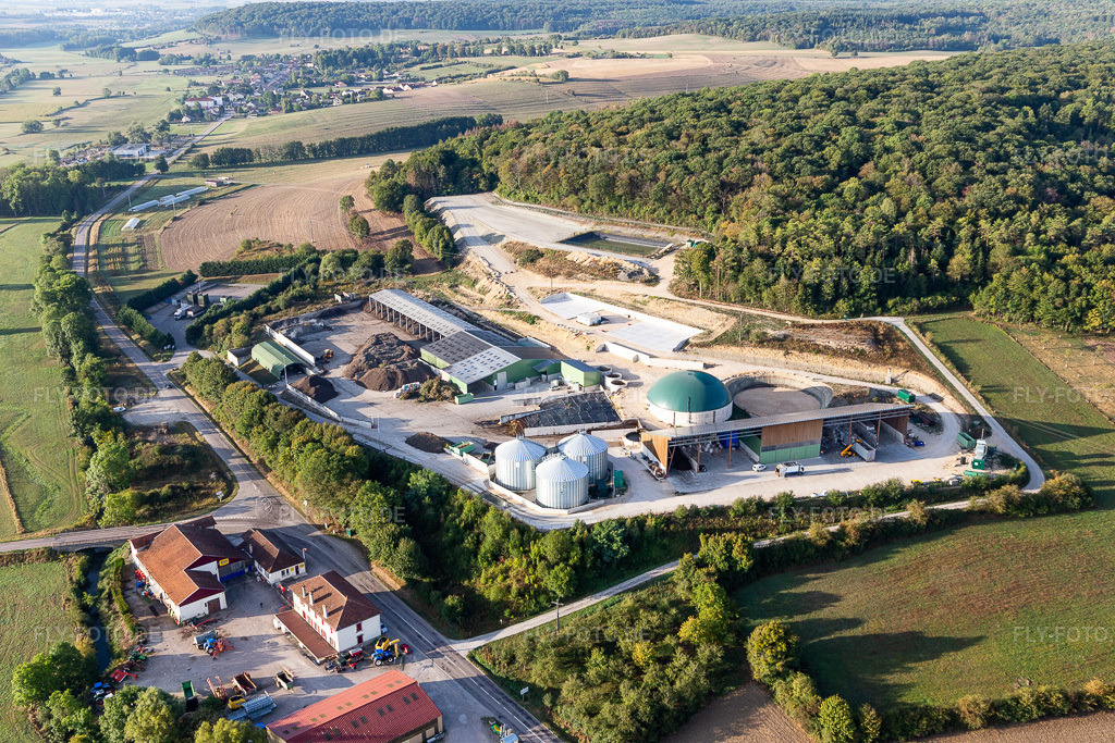 Luftbild: Dubs SAS Recycling, BioGAS in Mandres-sur-Vair im Bundesland Vosges in Frankreich. Foto: IMG_118433.jpg vom 16.09.2019 durch Werner Riehm/FLY-FOTO.de