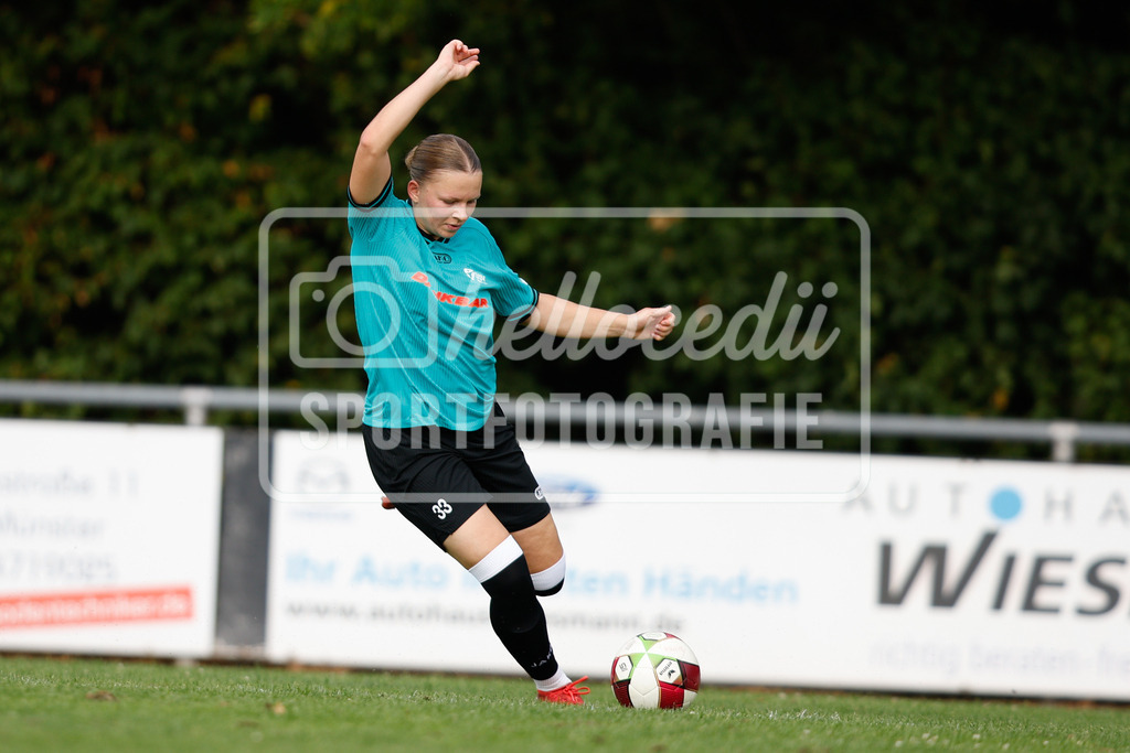 Fußball I Frauen I Westfalenpokal 26-27 I DJK GW Amelsbüren - SSV Rhade  I 18813 | Nele Wansing (33, SSV Rhade) - Realisiert mit Pictrs.com