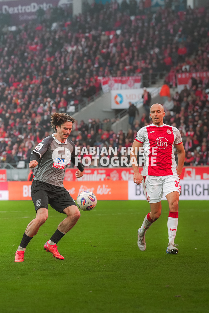 GER Rot-Weiss Essen vs. SSV Ulm, Fussball, 3. Liga, Spieltag 19, Saison 2025/2026, 20.12.2025 | GER Rot-Weiss Essen vs. SSV Ulm, Fussball, 3. Liga, Spieltag 19, Saison 2025/2026, 20.12.2025Foto: Fabian Friese - Realisiert mit Pictrs.com