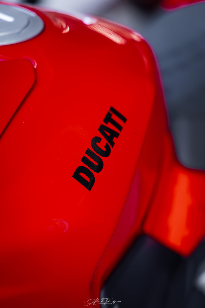 Ducati Trackday Hockenheimring 2026 | Entdecken Sie die faszinierende Welt von Alexander Tschuncky Arts: Kreative Fotografie, atemberaubende Automobilkunst und hochwertiger Bilderdruck. Lassen Sie sich inspirieren! - Realisiert mit Pictrs.com