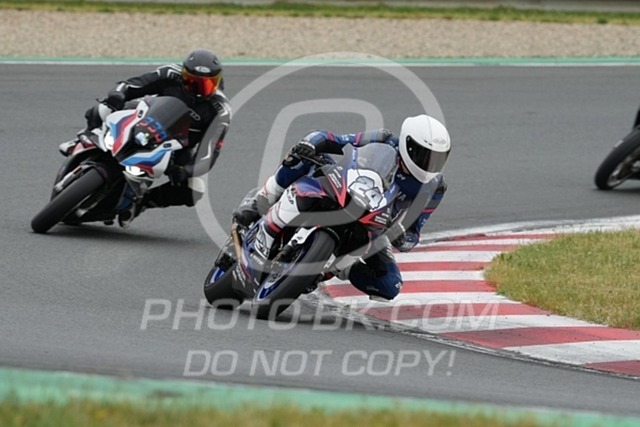 2024_05_18_PBK_32811 | Sportfotografie; SlowMotion; Video; Rennstrecke; Hafeneger; Speer; Racing; RSE; BMW; CBO; Trackday; Motorsportarena; Hockenheimring; Brno; Most; Barcelona; Valencia