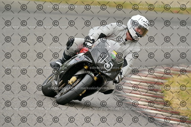 25bt05-1098 | markuskiefer.com - Realisiert mit Pictrs.com