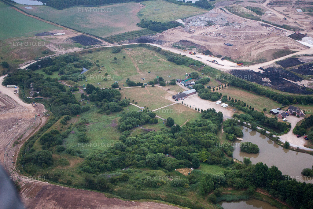 Vue aérienne: Vue de la ville à Brandesburton dans le département Angleterre, Grande Bretagne. Photo: IMG_58692.jpg prise le 20/07/2013 par Werner Riehm/FLY-FOTO.eu – Résolution de l'original: 4752 x 3168 px