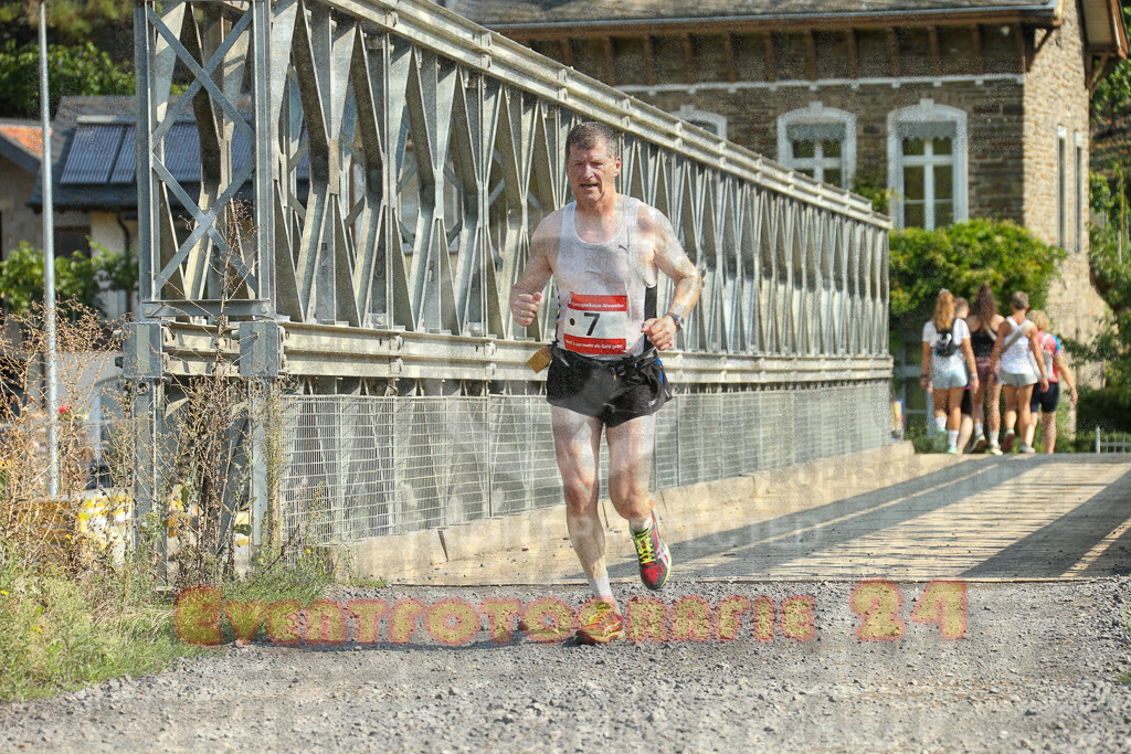 240831_1145_EX1_8135 | Sportfotografie im Rhein-Sieg Kreis, Köln, Bonn, NRW, Rheinland Pfalz, Hessen, etc. Unser Tätigkeitsfeld umfasst den Laufsport vom Volkslauf über den Marathon, Duathlon, Triathon bis zum Ultralauf wie Kölnpfad Ultra oder Schindertrail.